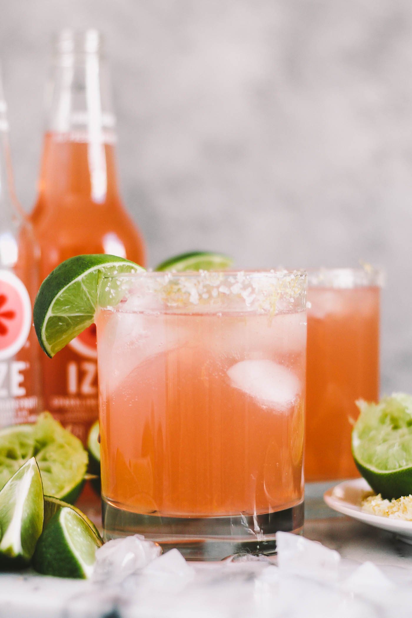 weeknight palomas with three simple ingredients, perfect for when you need a cocktail without frills or fuss. these weeknight palomas are perfect for whenever you'd like to have some girlfriends over on a whim for some laughs (+ chips & guac, of course). plus…cinco de mayo is right around the corner…#justsayin! | cinco de mayo recipe, cocktail recipe, girls night idea, girls night cocktail, paloma recipe, easy cocktail, tequila |