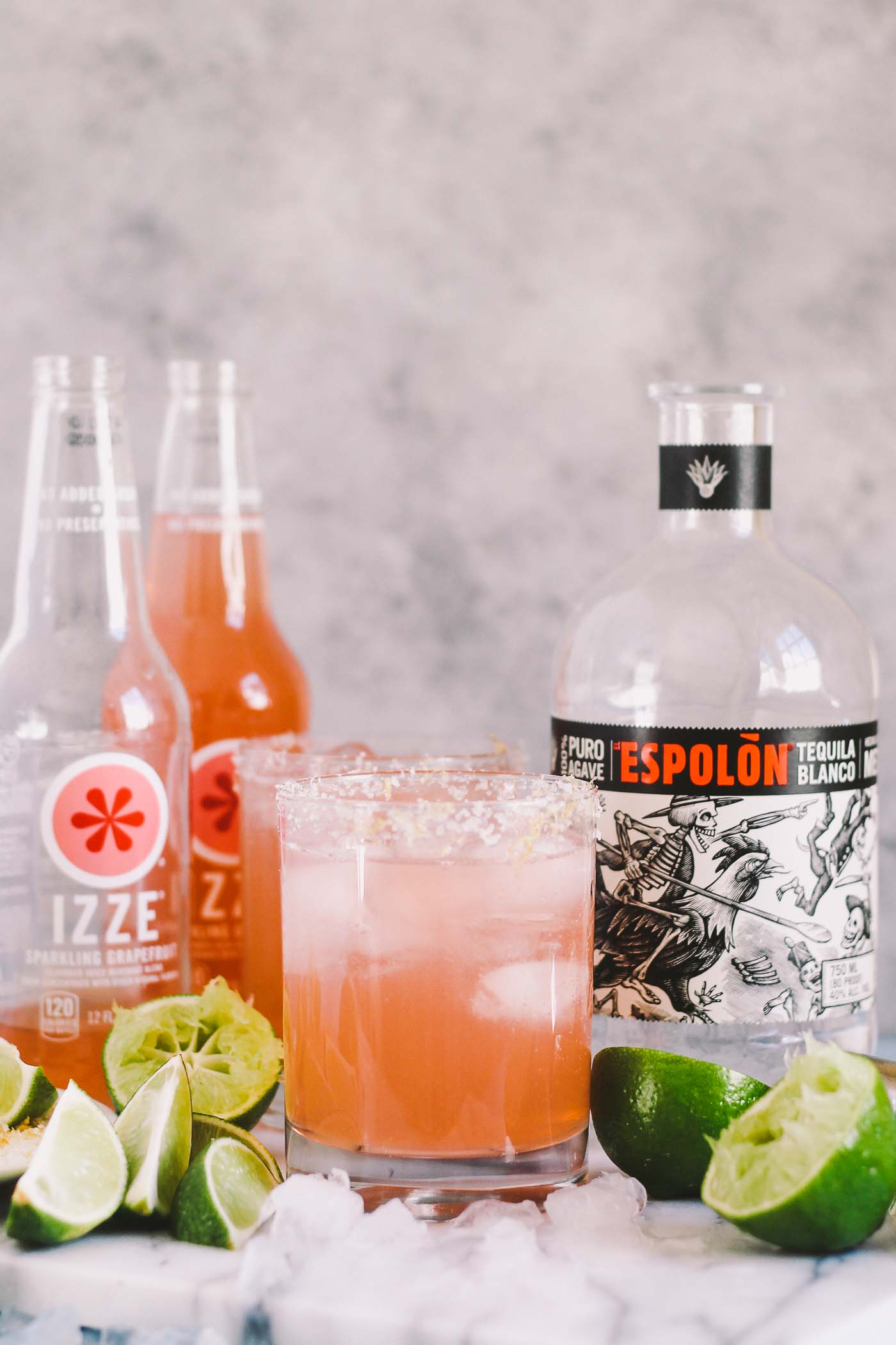 weeknight palomas with three simple ingredients, perfect for when you need a cocktail without frills or fuss. these weeknight palomas are perfect for whenever you'd like to have some girlfriends over on a whim for some laughs (+ chips & guac, of course). plus…cinco de mayo is right around the corner…#justsayin! | cinco de mayo recipe, cocktail recipe, girls night idea, girls night cocktail, paloma recipe, easy cocktail, tequila |